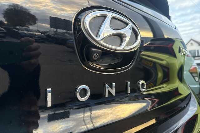Hyundai Ioniq 1.6 GDi Hybrid Premium 5dr DCT