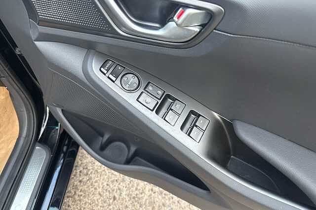 Hyundai Ioniq 1.6 GDi Hybrid Premium 5dr DCT