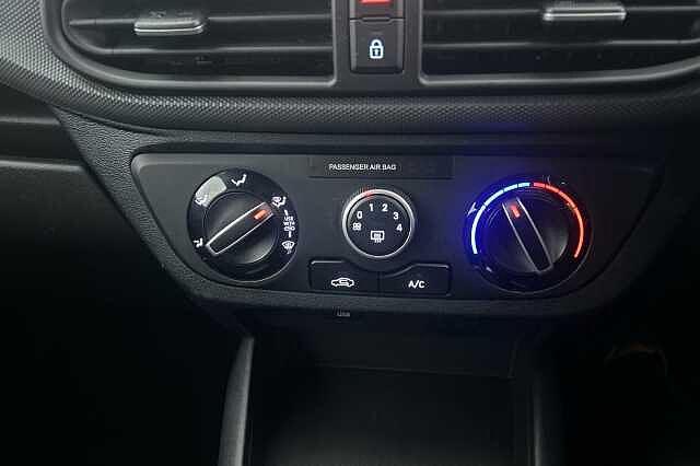 Hyundai i10 1.0 MPi SE Connect 5dr