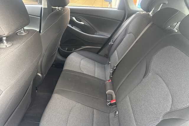 Hyundai i30 T-GDI SE CONNECT MHEV