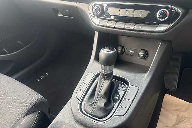 Hyundai i30 T-GDI SE CONNECT MHEV