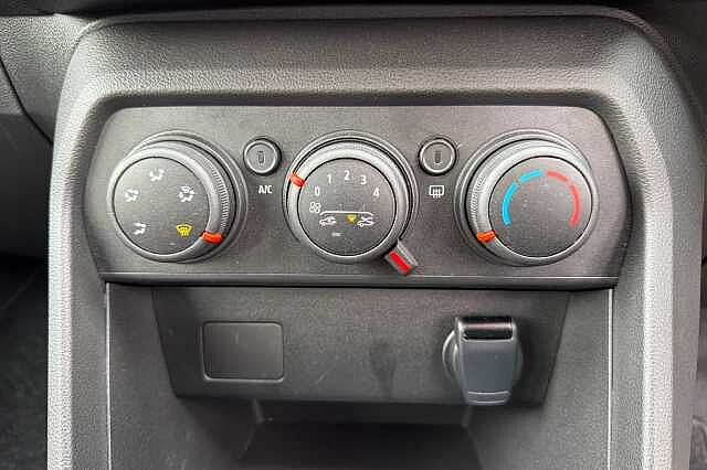 Dacia SANDERO STEPWAY EXPRESSION TCE White