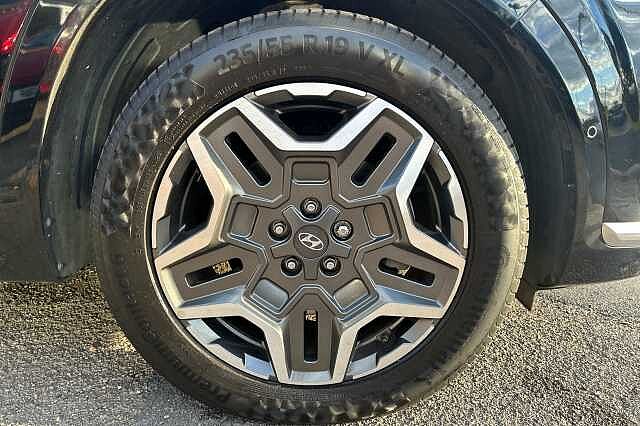 Hyundai SANTA FE 1.6 TGDi Plug-in Hybrid Ultimate 5dr 4WD Auto Black